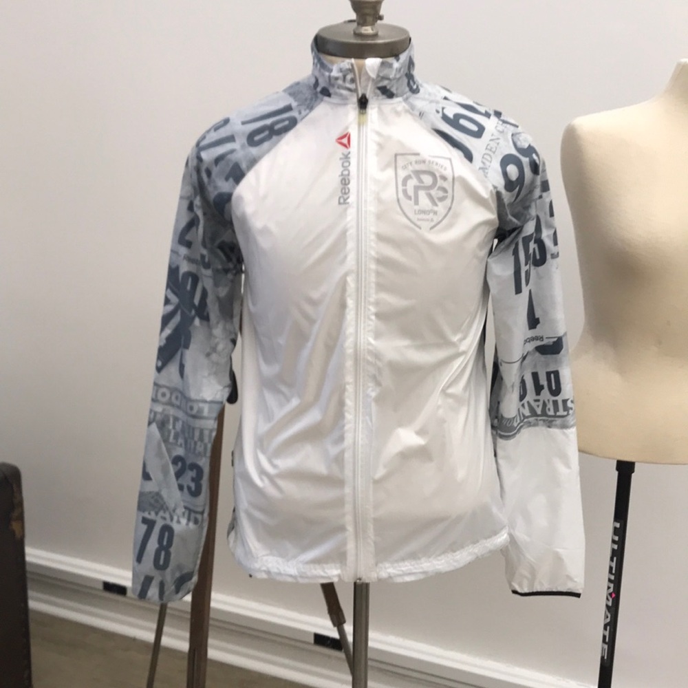 Reebok new men’s SM city run London wind jacket